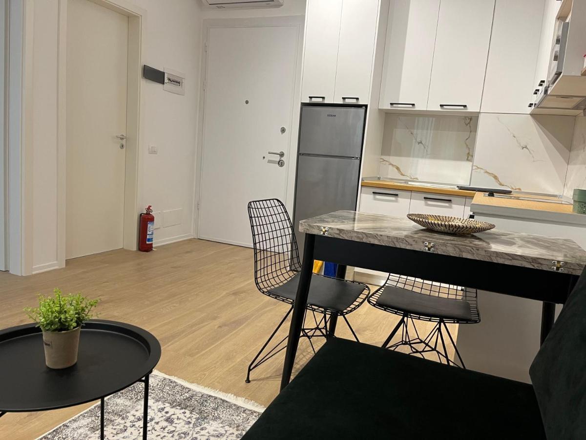 Comfy Nest Apartment- Free Parking Tiranë Eksteriør bilde